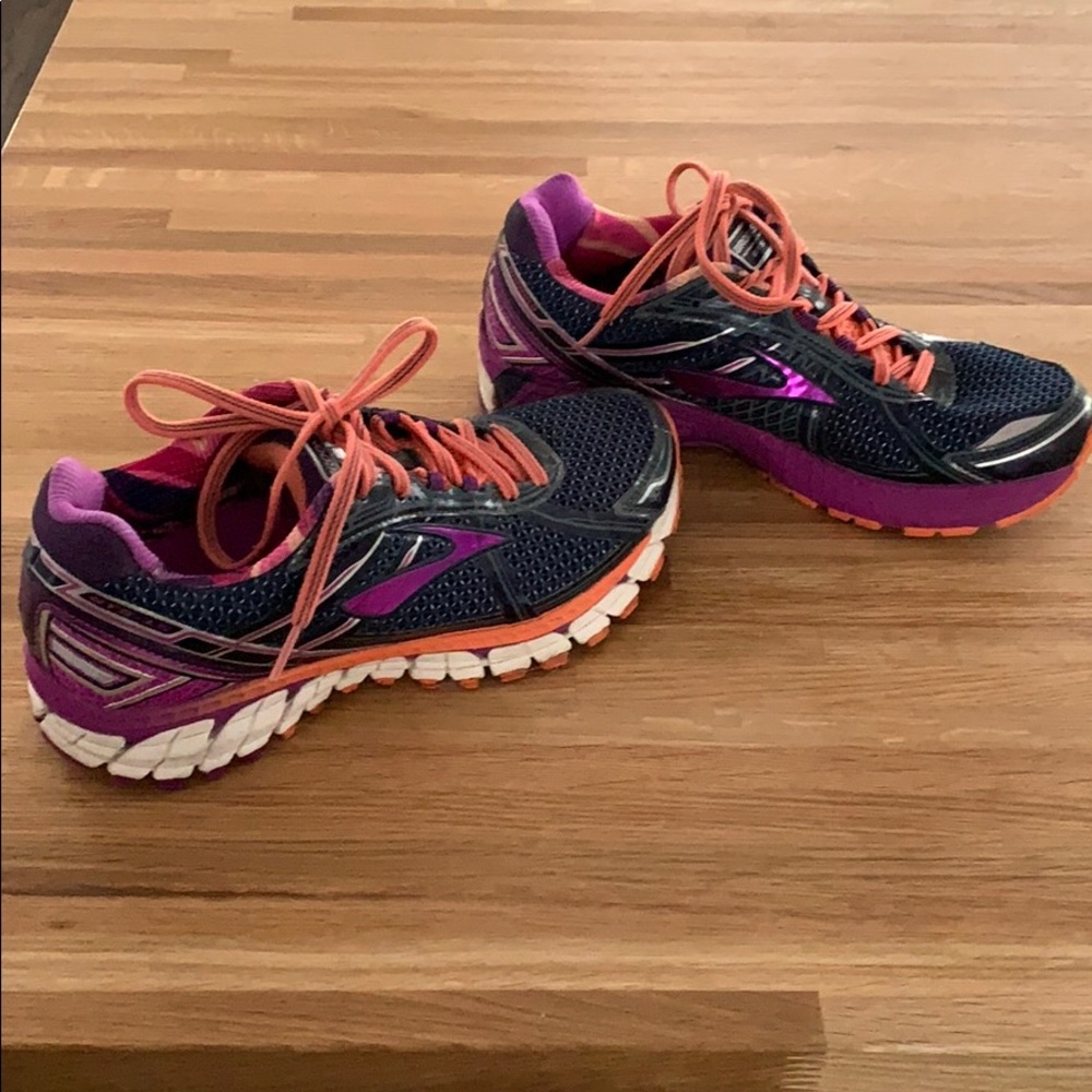 Running shoes